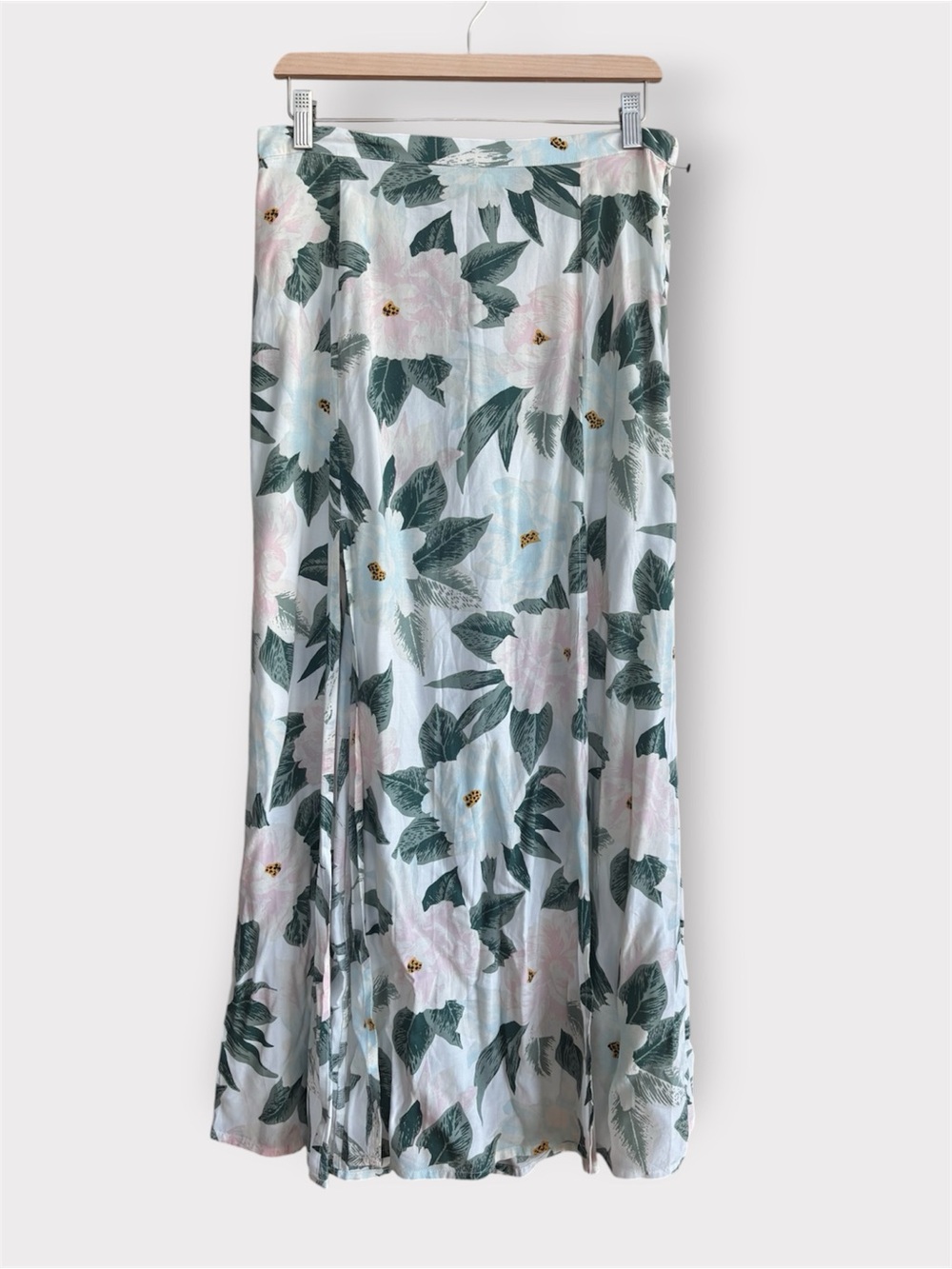 Billabong White Floral Maxi Skirt with Green Leaves - Picture 3 of 10